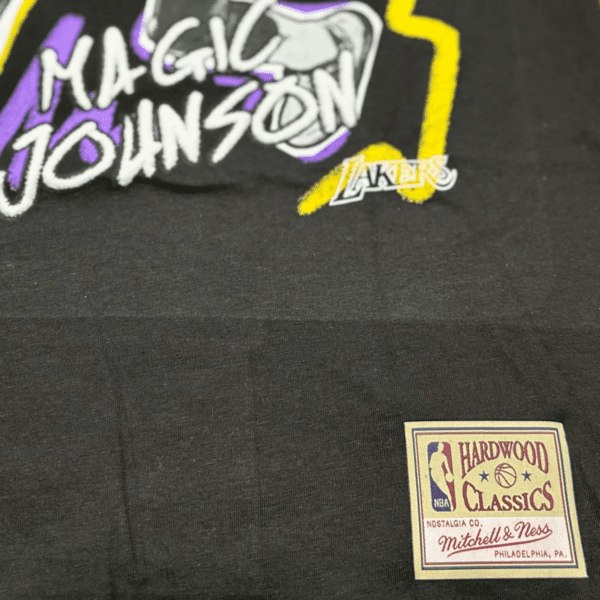 MITCHELL & NESS CHALKED UP TEE MAGIC JOHNSON | CROSSOVER RICCIONE